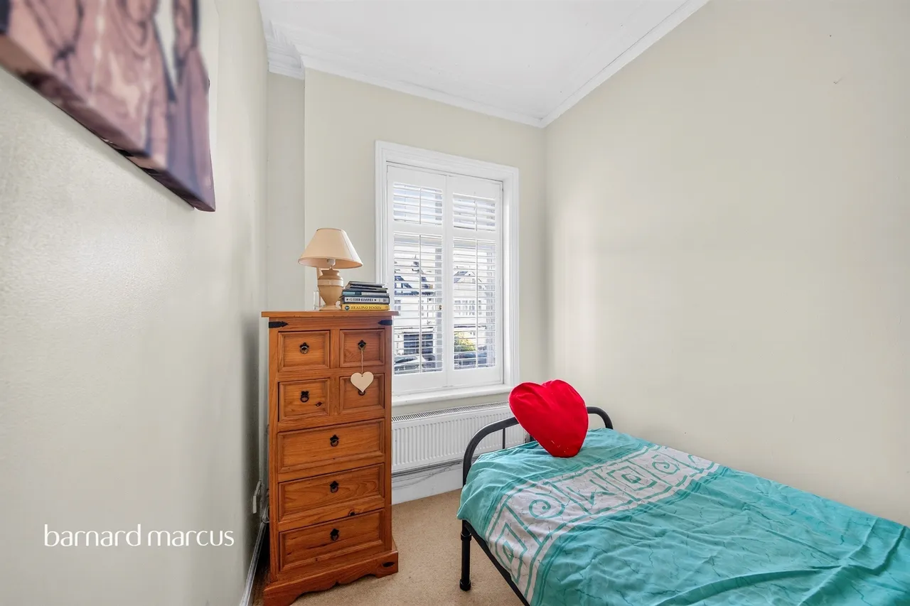 Ashurst Road, London, N12, photo 20