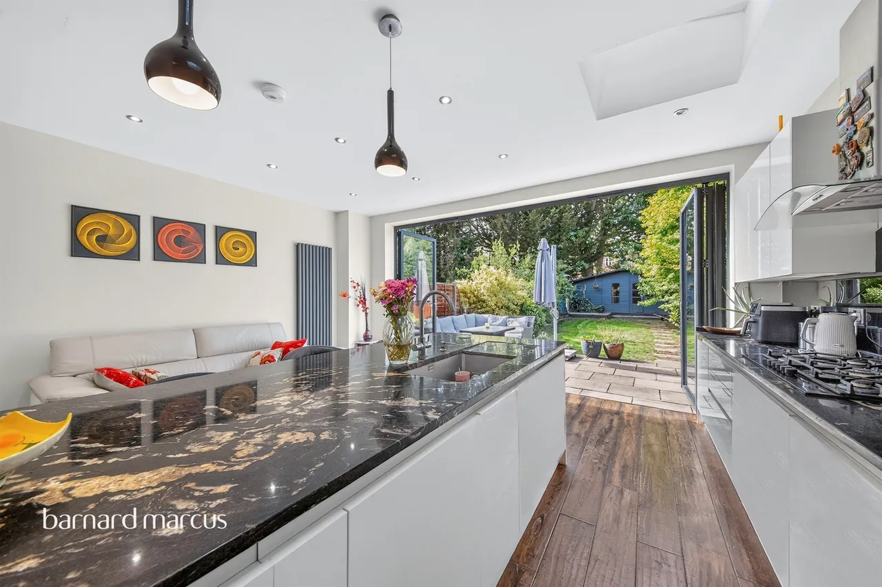 Ashurst Road, London, N12, photo 3
