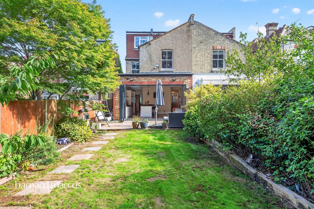 Ashurst Road, London, N12, photo 11