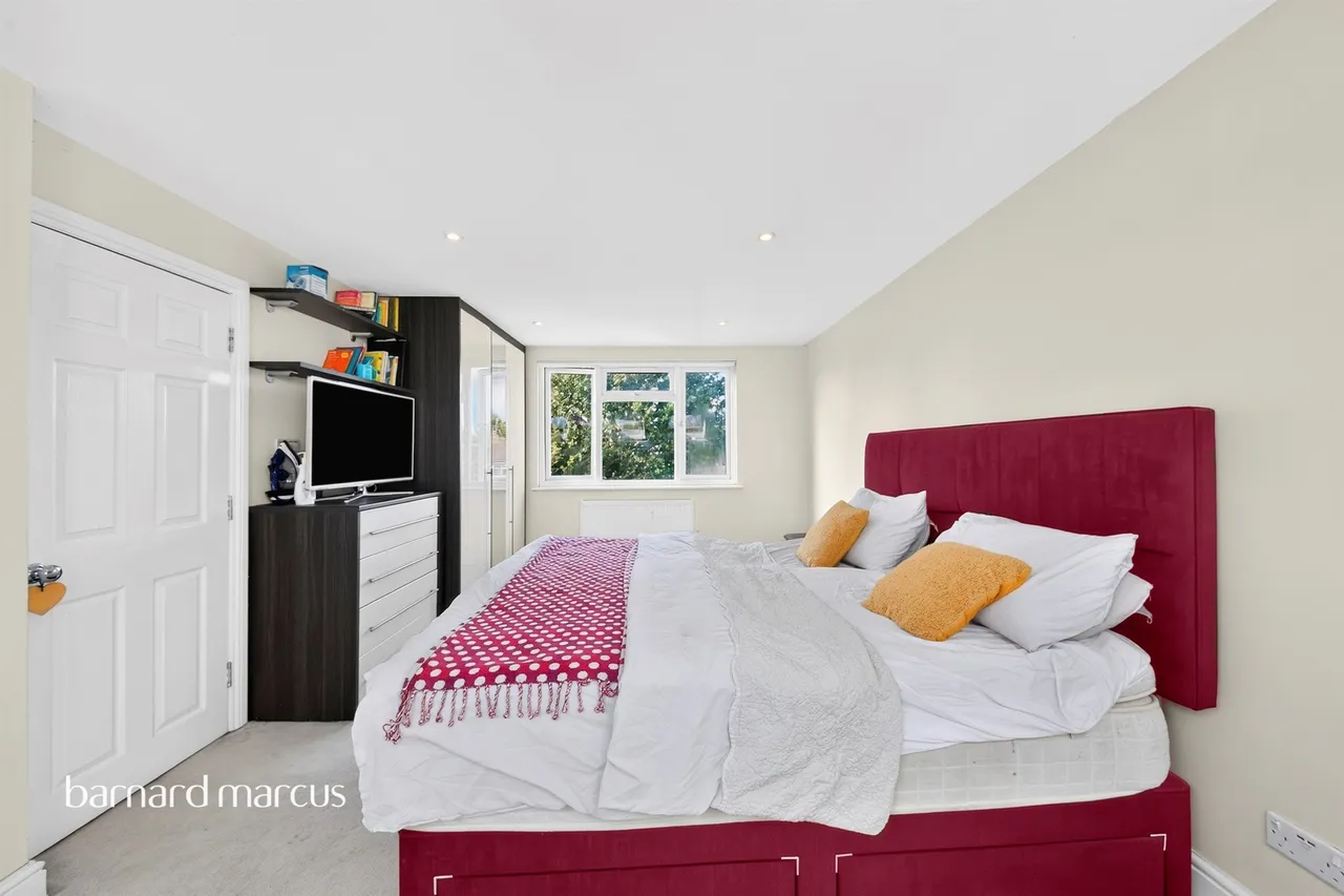 Ashurst Road, London, N12, photo 18