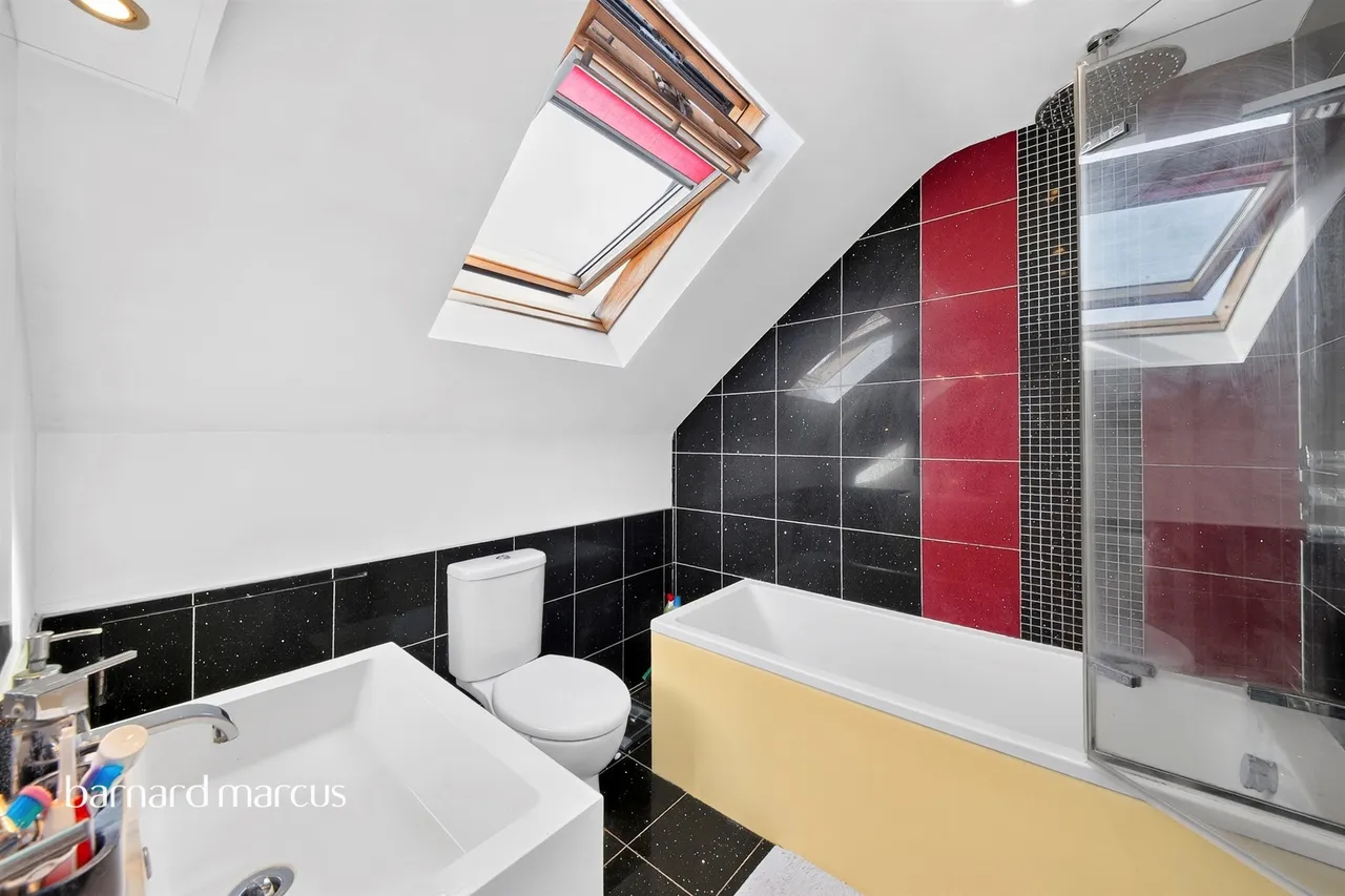 Ashurst Road, London, N12, photo 17