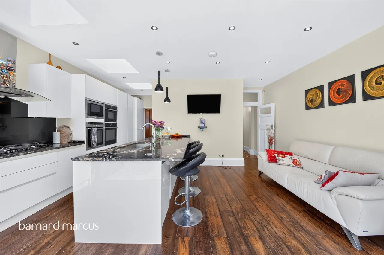 Ashurst Road, London, N12, photo 14