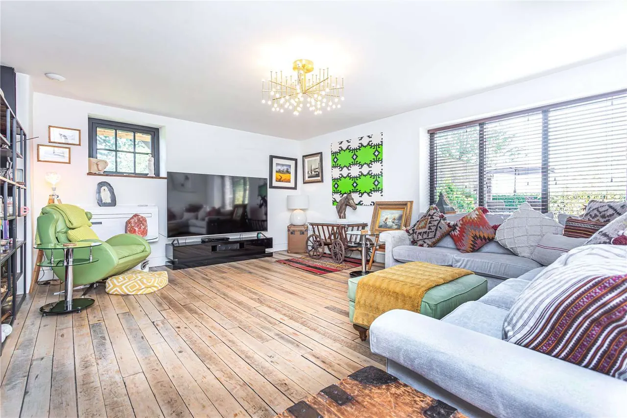Mill Lane, Prestbury, Macclesfield, Cheshire, SK10 4LT, photo 5