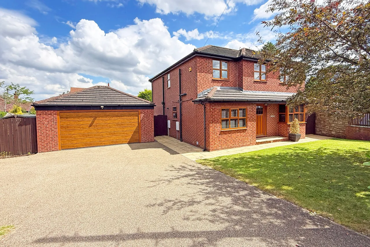4 bed house for sale, Highburn Otley Road, Killinghall, HG3