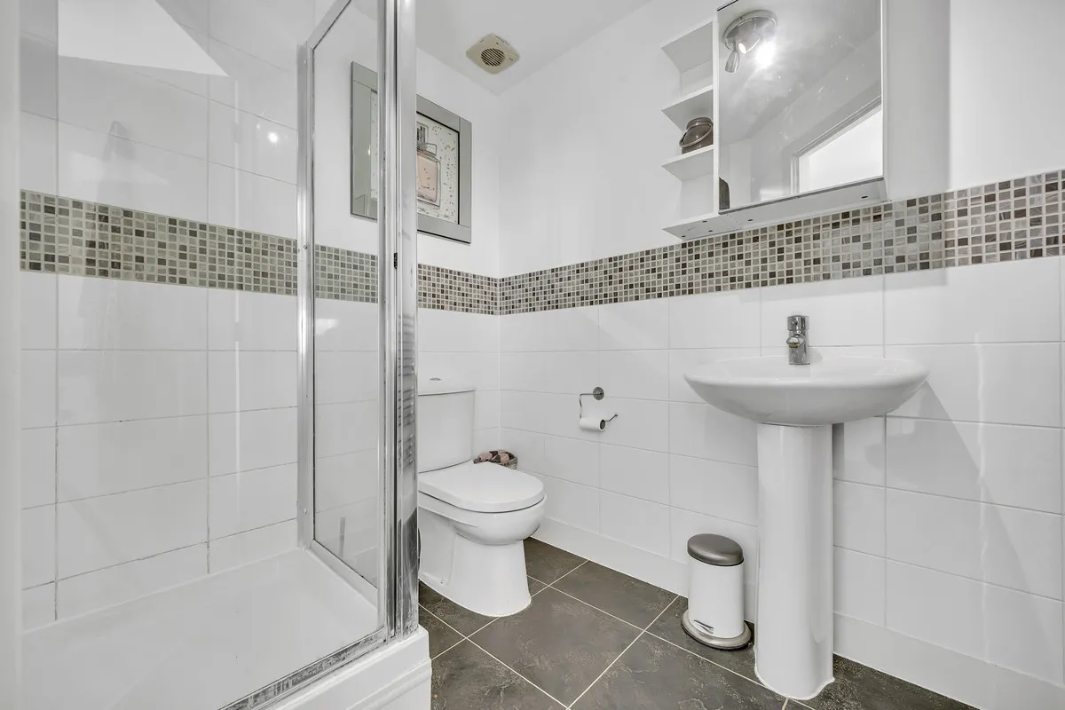 Bushy Close, Essex, Romford, RM1 4WN, photo 14