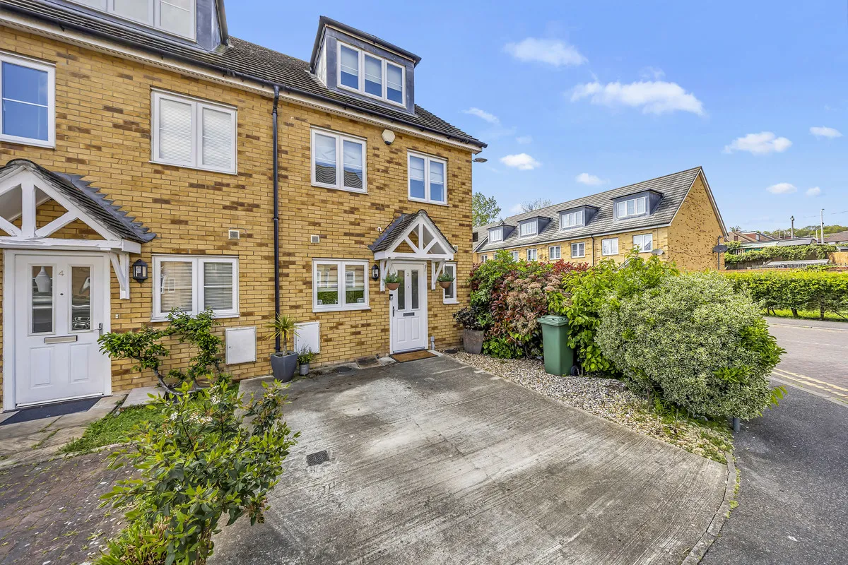 Bushy Close, Essex, Romford, RM1 4WN, photo 22