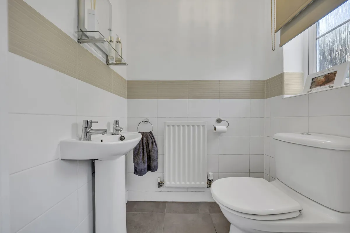 Bushy Close, Essex, Romford, RM1 4WN, photo 9