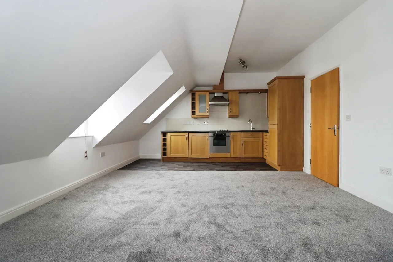 Dragonfly Close, Kingswood, Bristol, BS15, photo 2