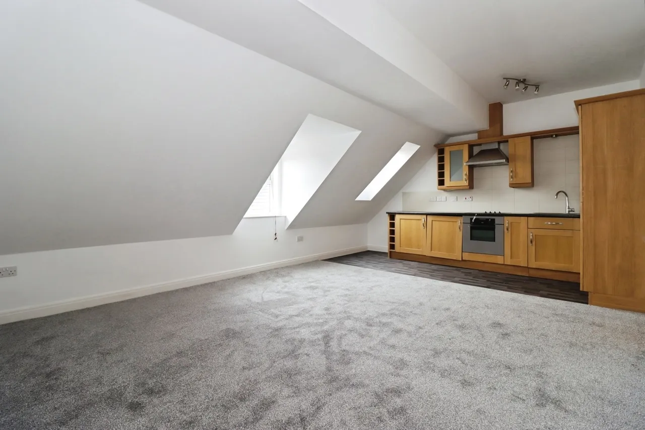 Dragonfly Close, Kingswood, Bristol, BS15, photo 10