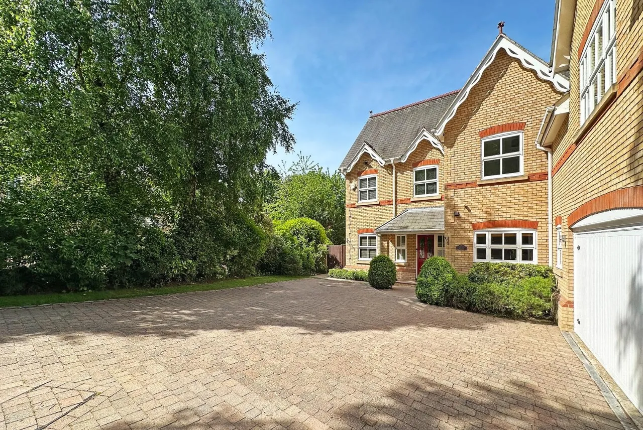 Consort Place, Bowdon, WA14, photo 49