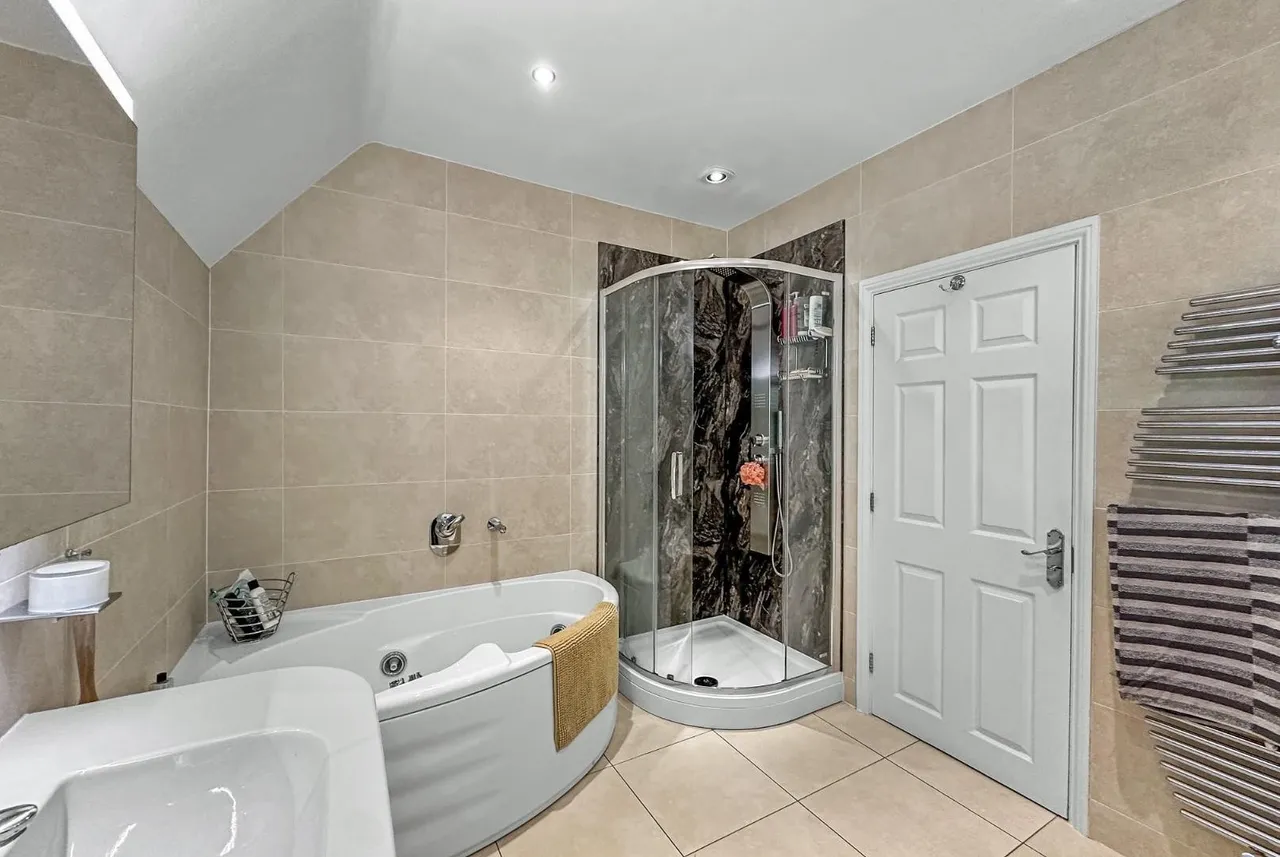 Consort Place, Bowdon, WA14, photo 32