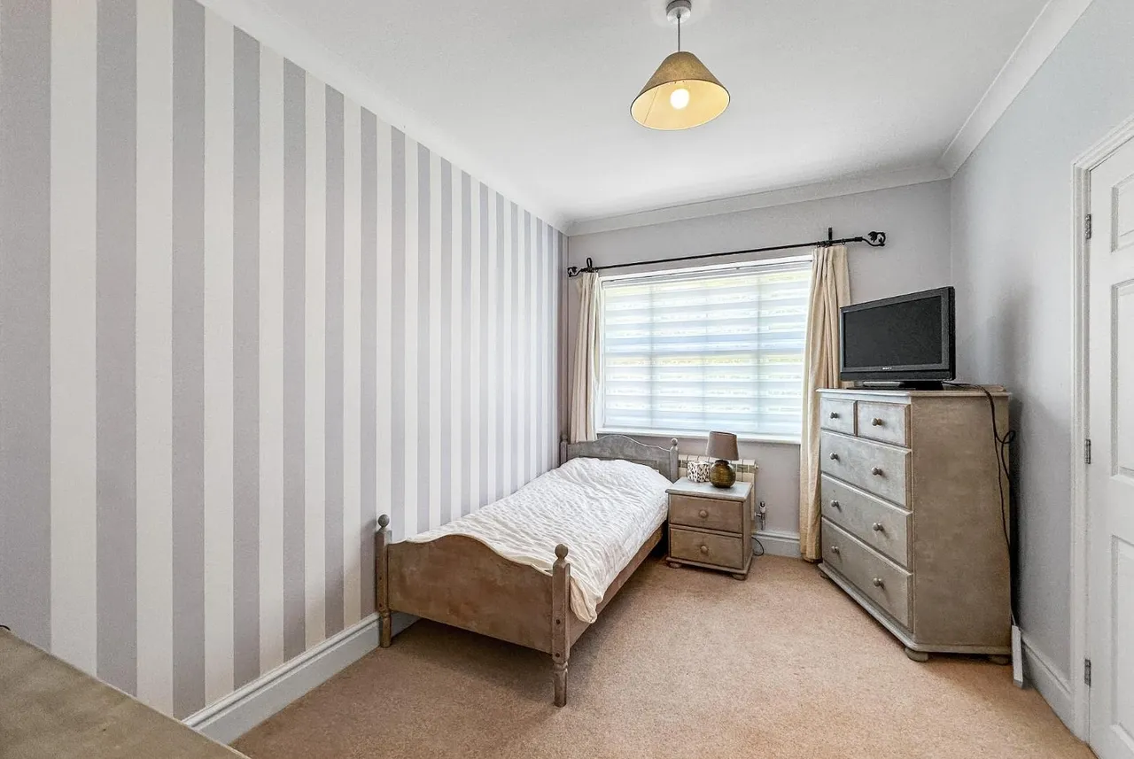Consort Place, Bowdon, WA14, photo 39