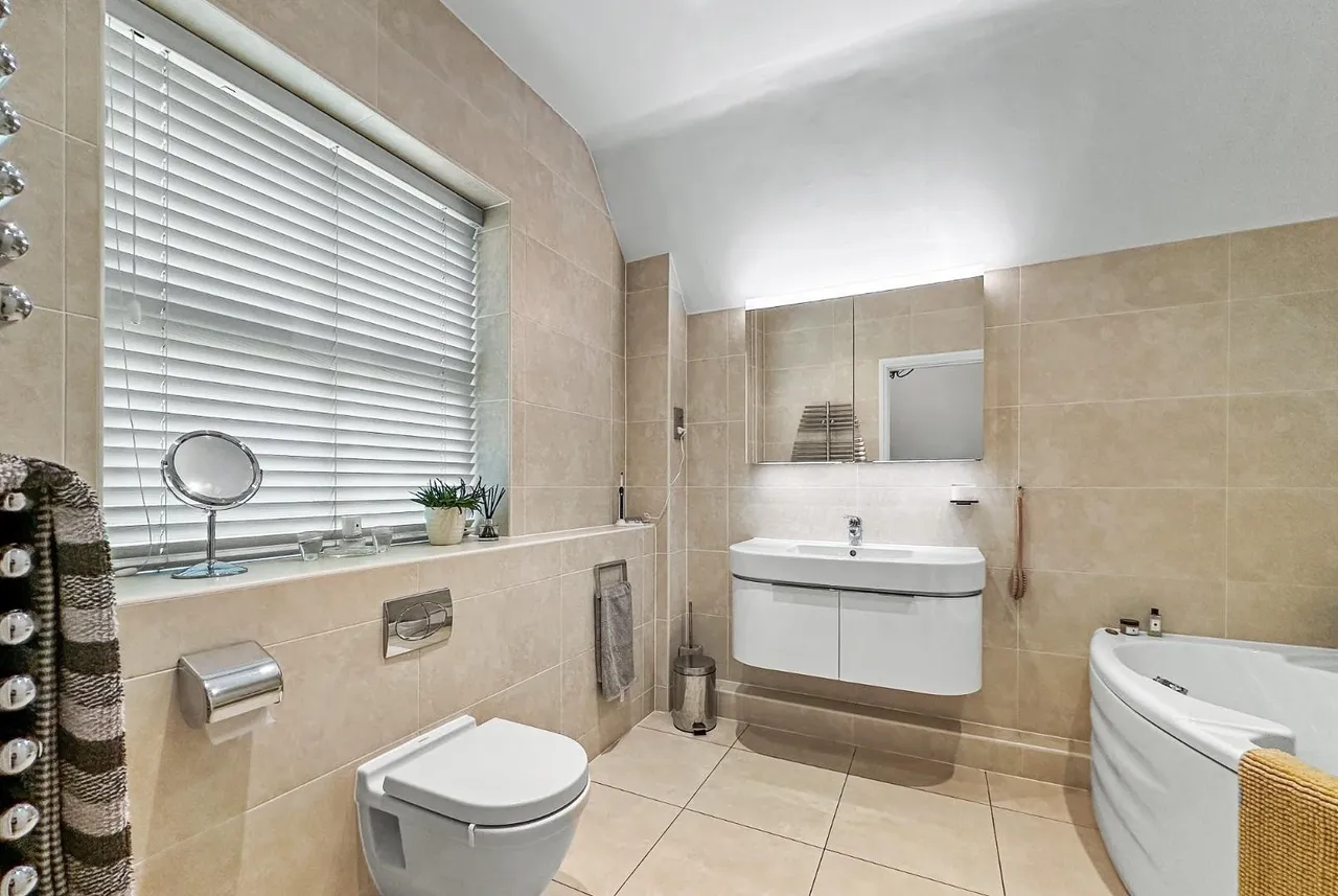 Consort Place, Bowdon, WA14, photo 12