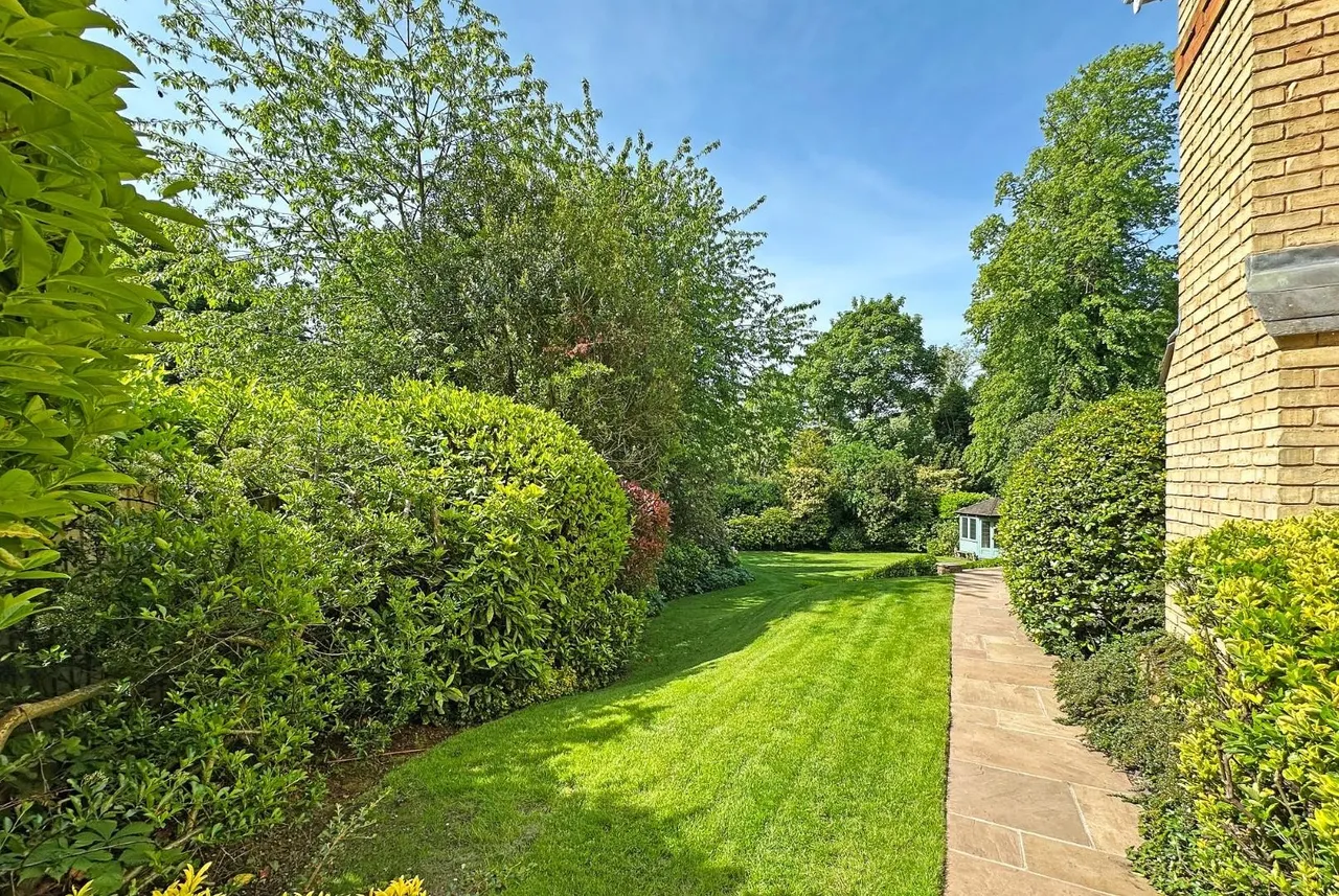 Consort Place, Bowdon, WA14, photo 47