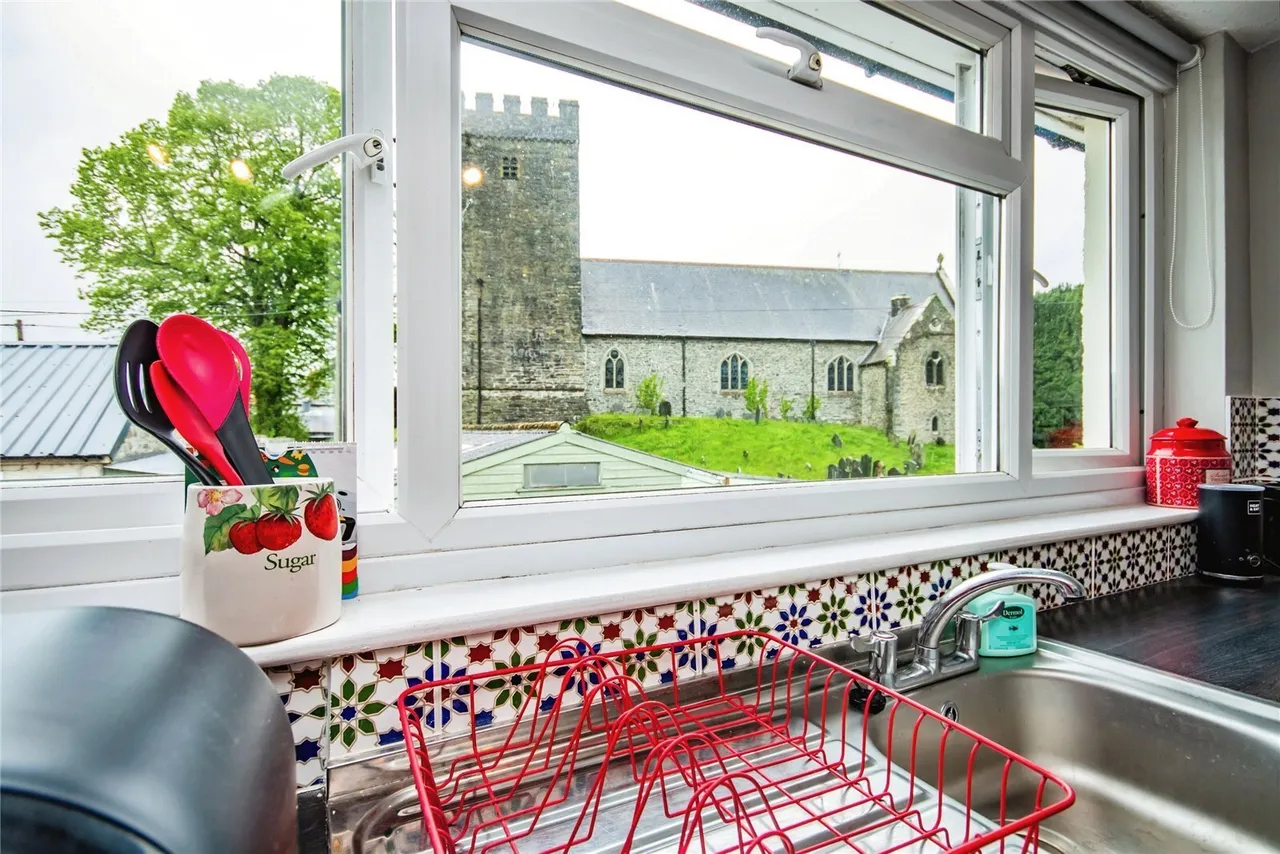 Dewi Road, Tregaron, SY25, photo 11