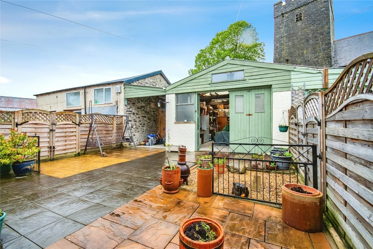 Dewi Road, Tregaron, SY25, photo 14