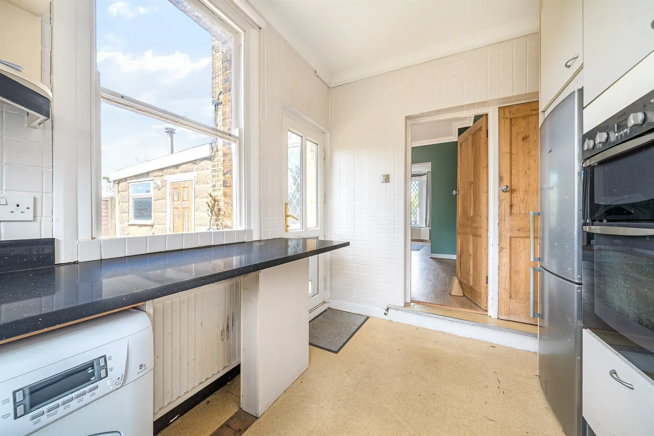 Bell Road, Enfield, EN1, photo 5