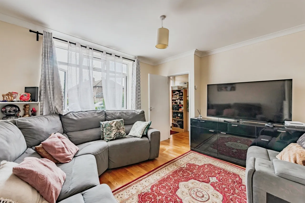 Taynton Drive, Merstham, Redhill, photo 4