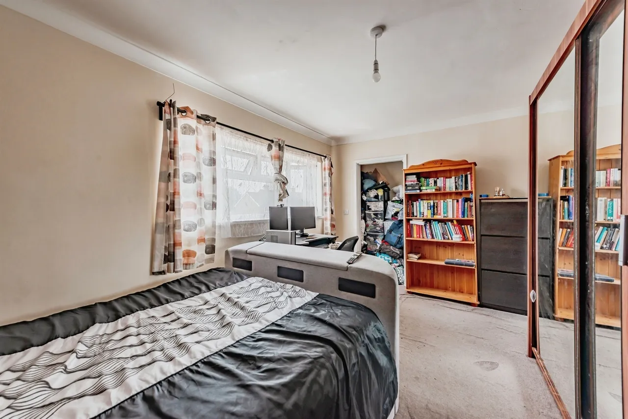 Taynton Drive, Merstham, Redhill, photo 8