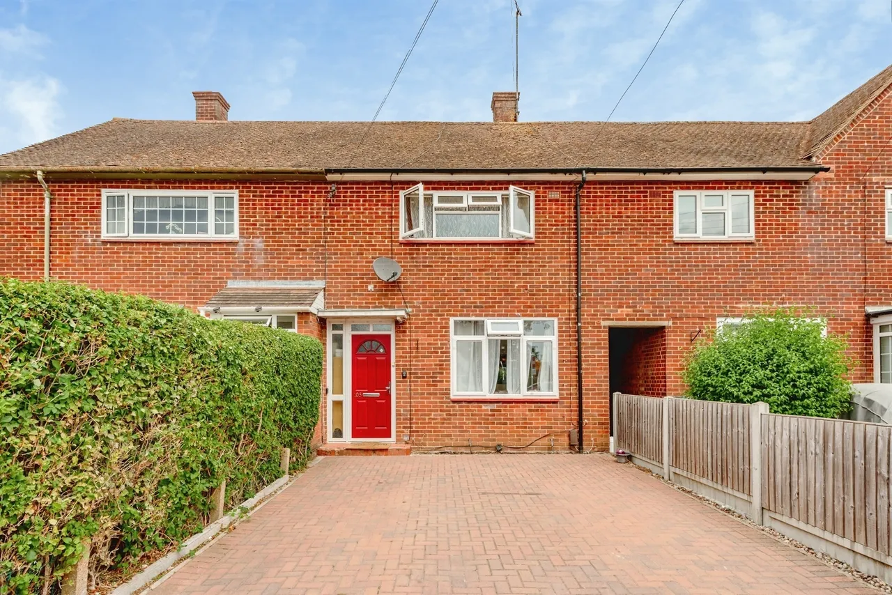 Taynton Drive, Merstham, Redhill, photo 2