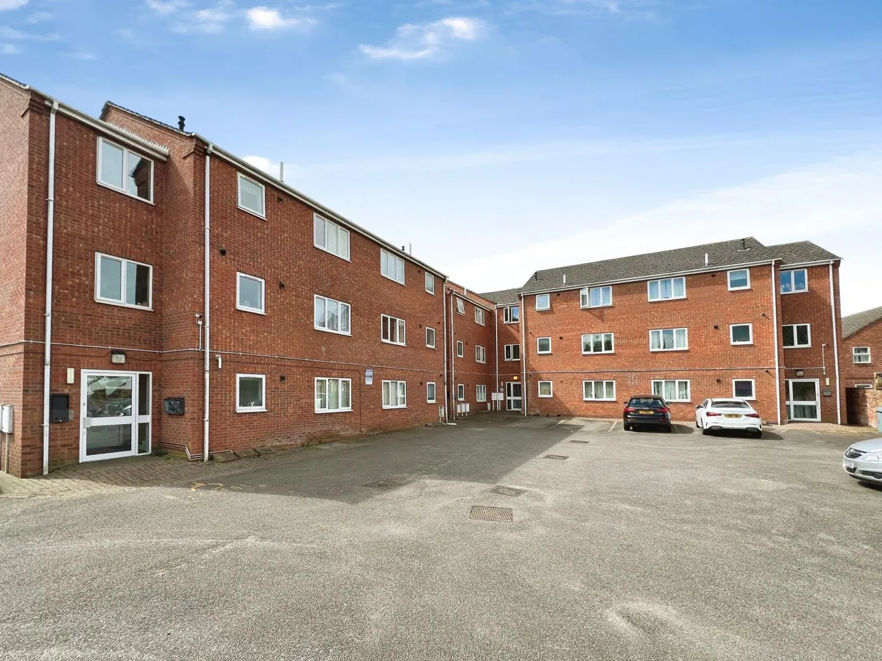 2 bed flat for sale, University Court, Grantham, NG31