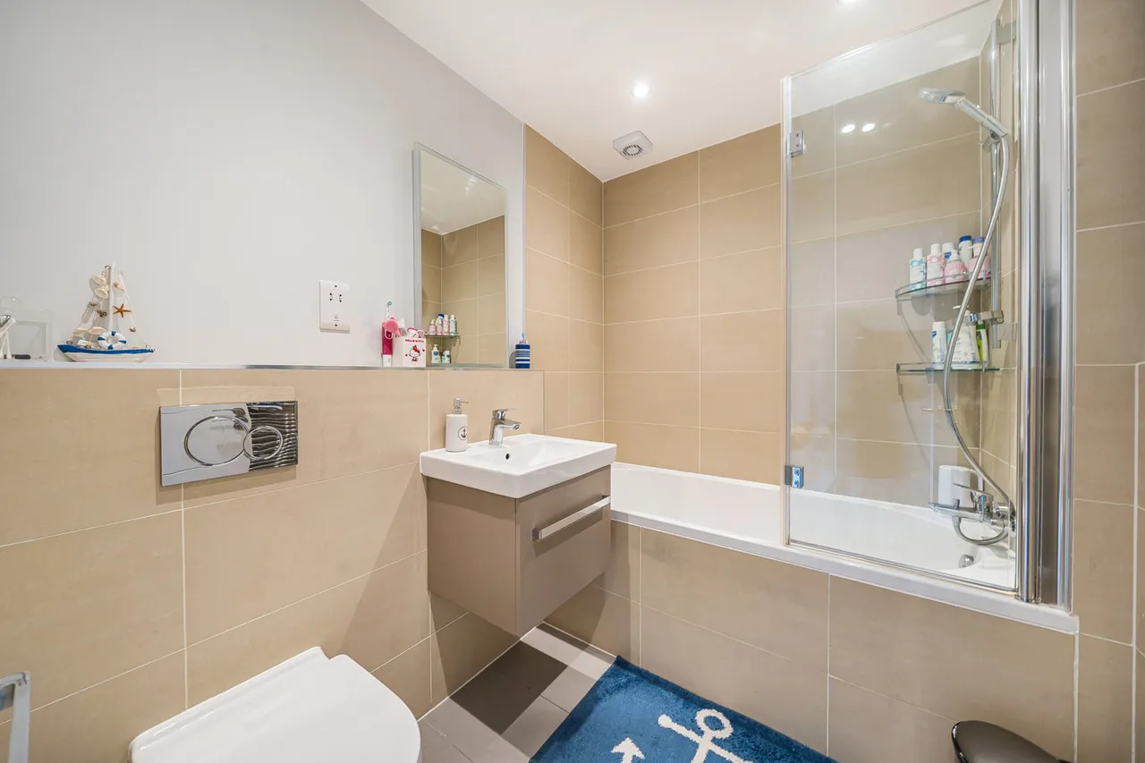 Swannells Walk, Chorleywood, WD3, photo 13