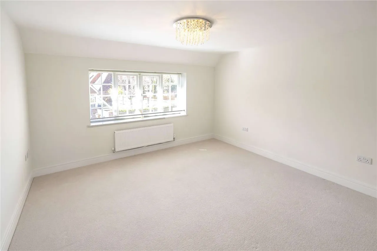 Burnham Square, Upper Froyle, Alton, Hampshire, GU34 4FB, photo 9