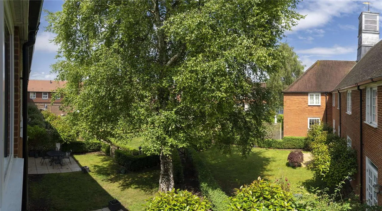 Burnham Square, Upper Froyle, Alton, Hampshire, GU34 4FB, photo 11