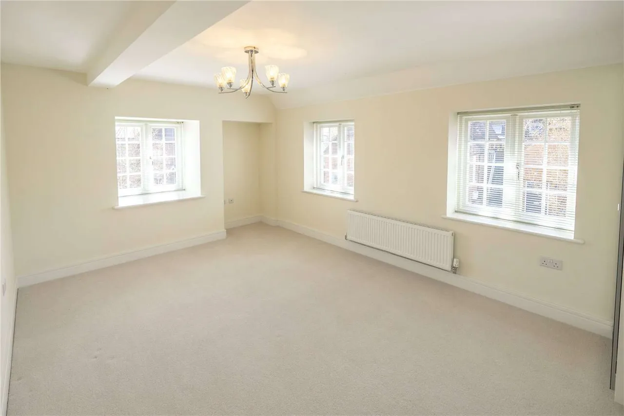 Burnham Square, Upper Froyle, Alton, Hampshire, GU34 4FB, photo 7