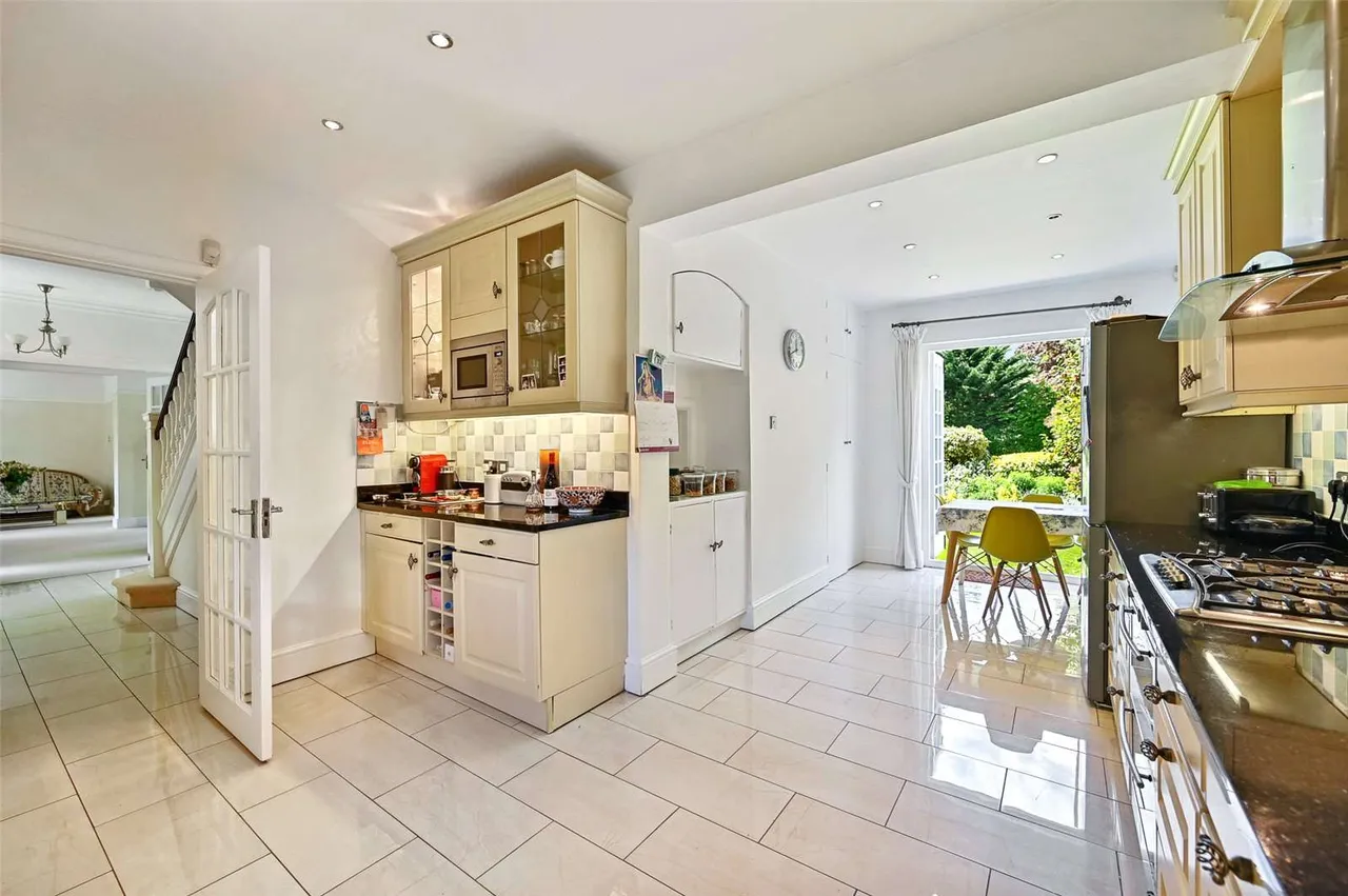 Wolsey Road, Northwood, Middlesex, HA6 2EW, photo 3