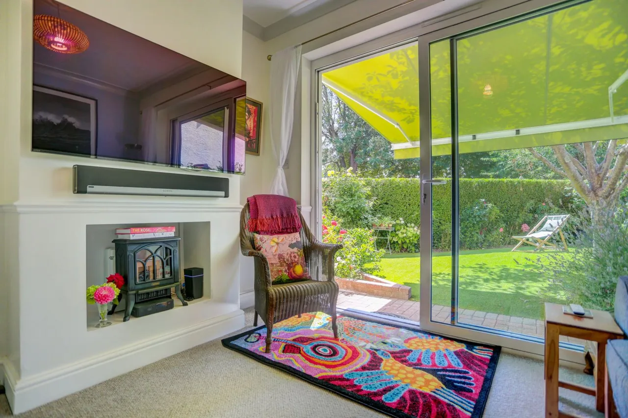 Cherry Cottage, The Green, BN42, photo 8