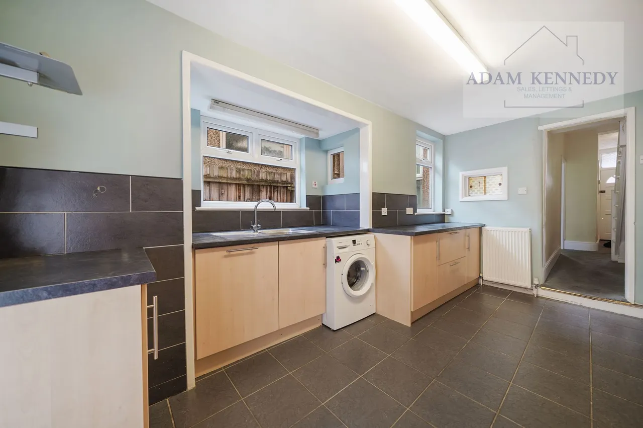 Hertford Road, London, N9, photo 11