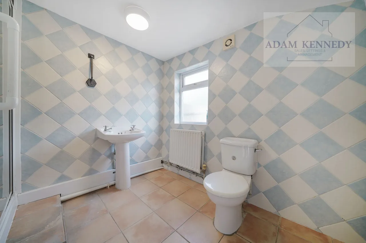 Hertford Road, London, N9, photo 18