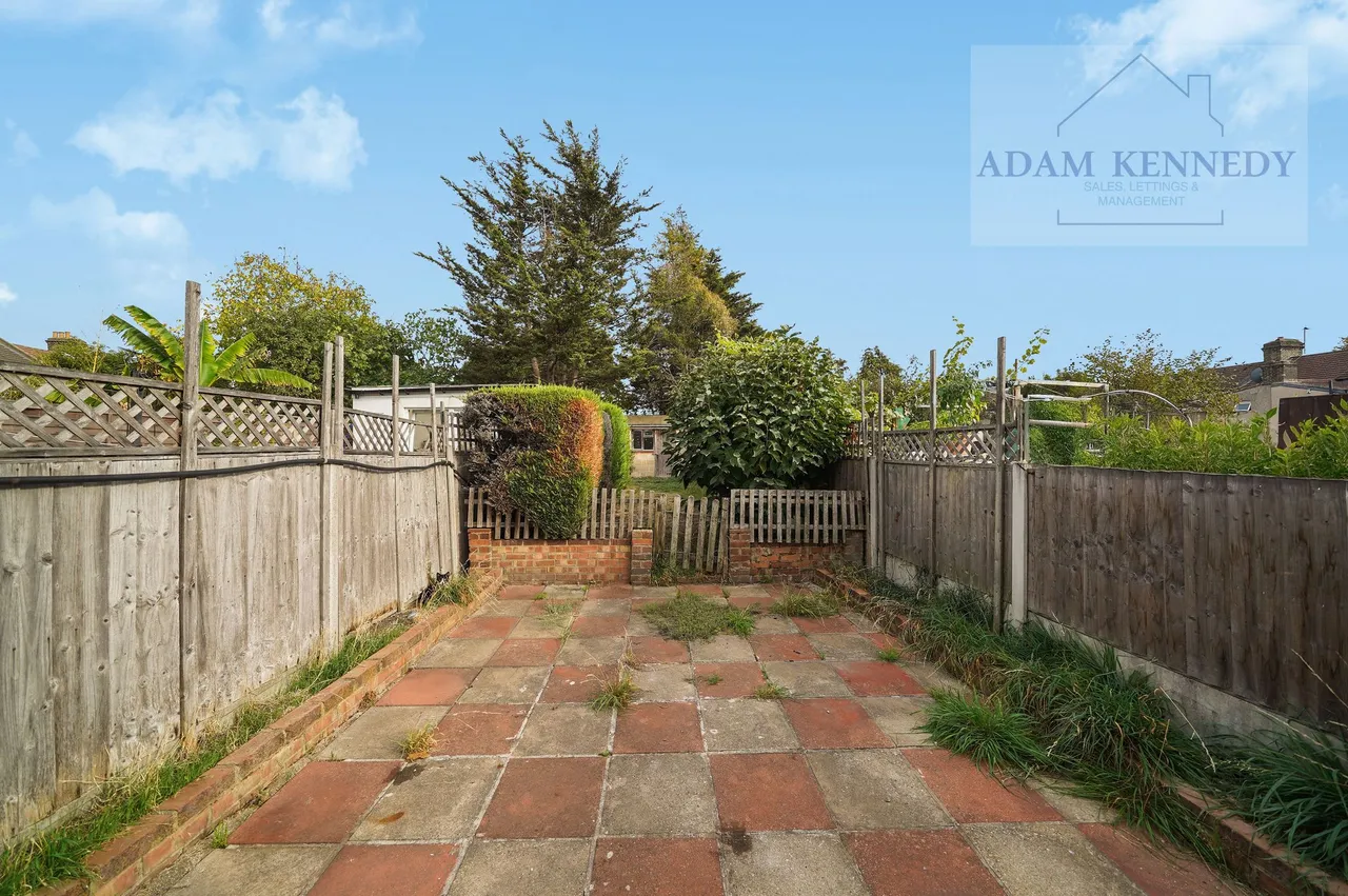 Hertford Road, London, N9, photo 23