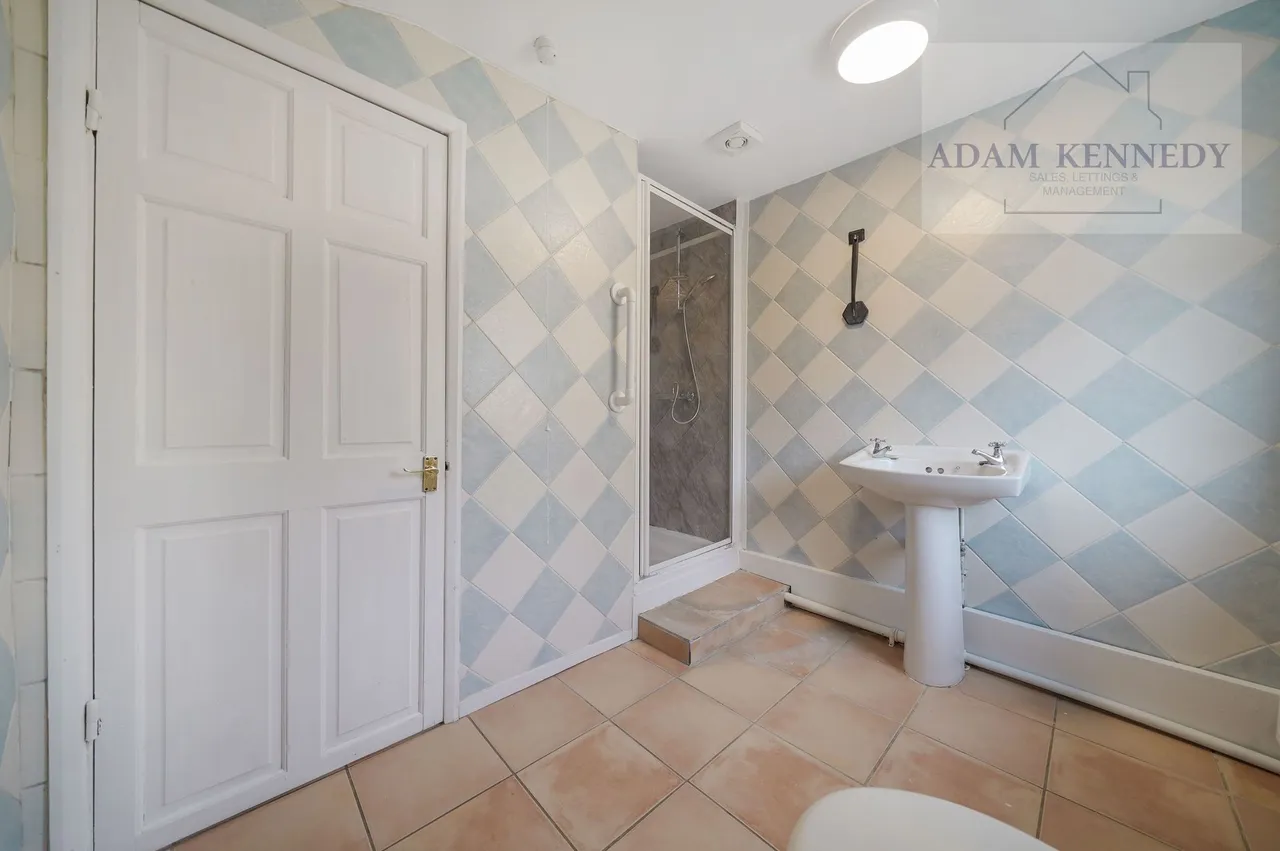 Hertford Road, London, N9, photo 19