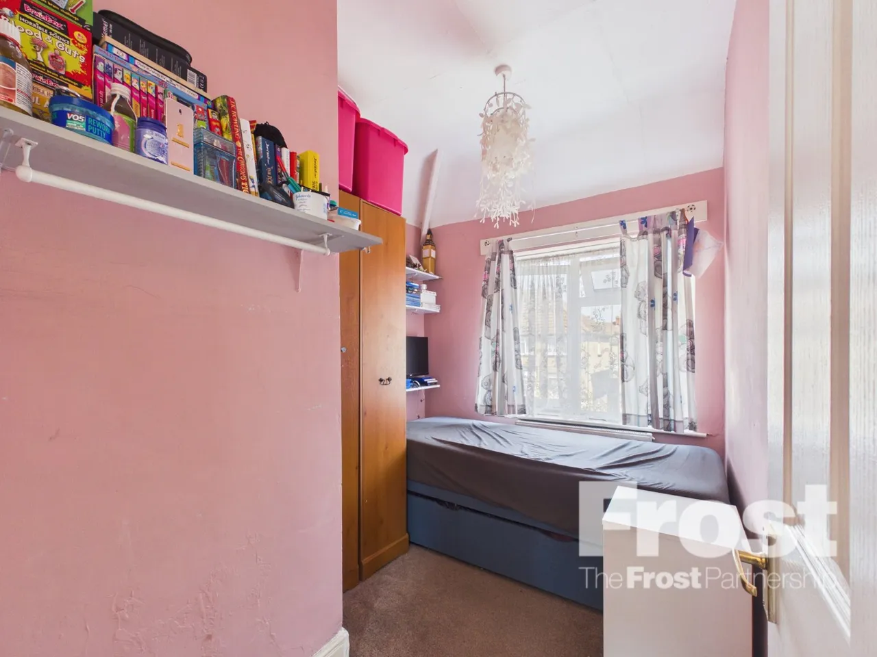 Feltham, photo 7