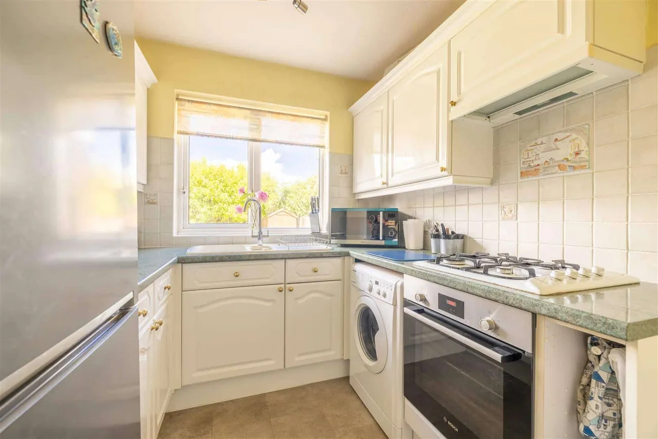 Longmead, Windsor, SL4 5PZ, photo 3