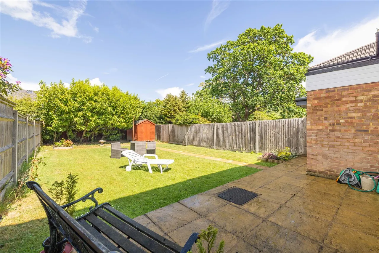 Longmead, Windsor, SL4 5PZ, photo 12