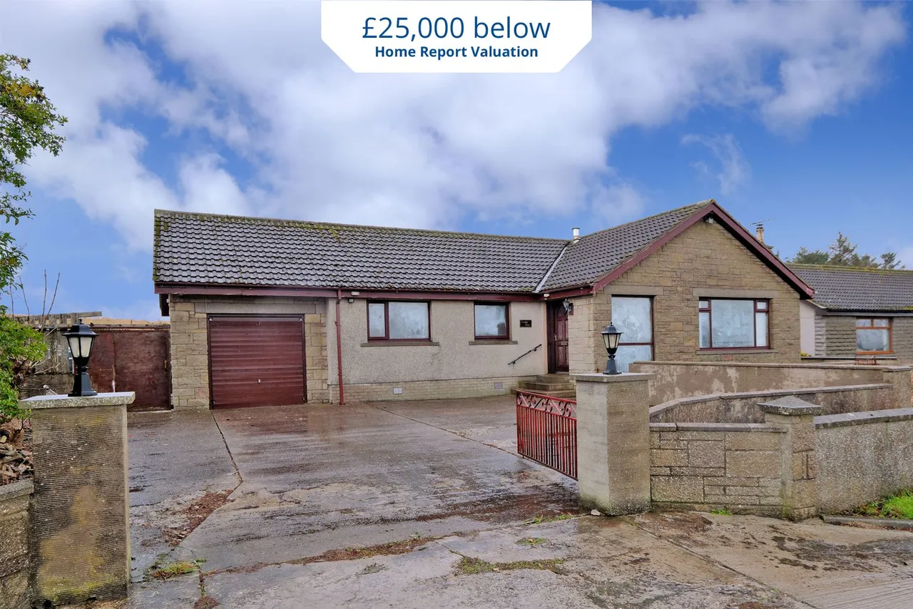 3 bed house for sale, Lodge View, Rathen, AB43