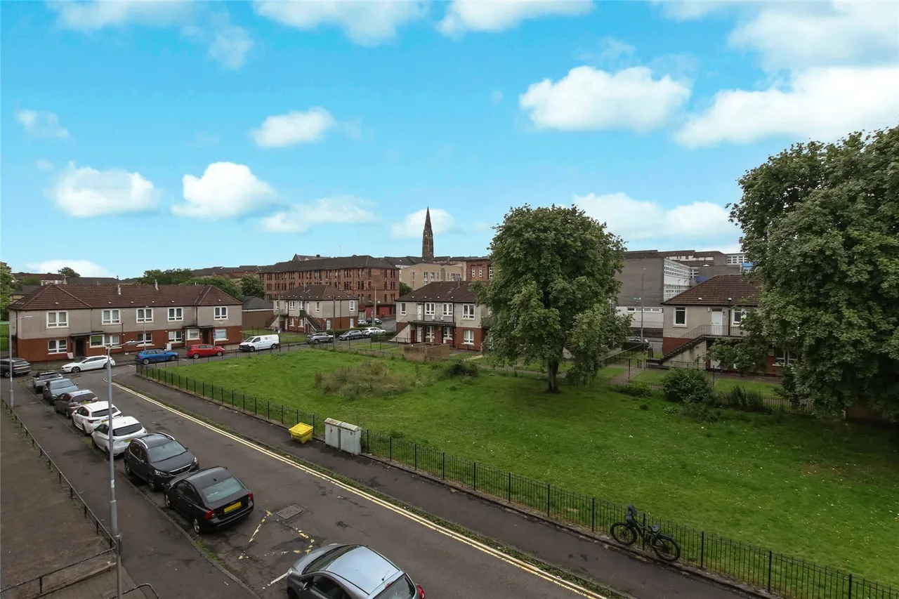 Royston Square, Royston, Glasgow, G21, photo 13