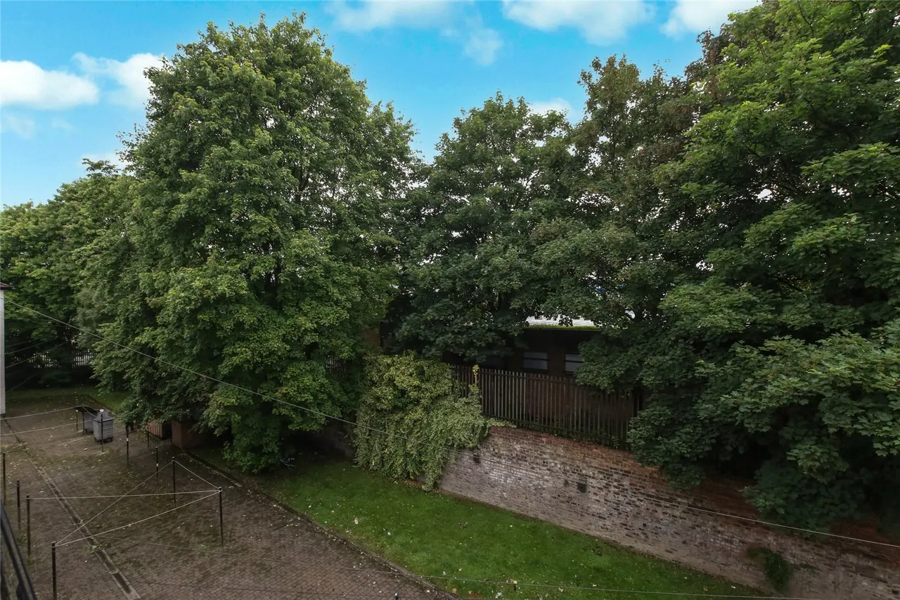 Royston Square, Royston, Glasgow, G21, photo 15