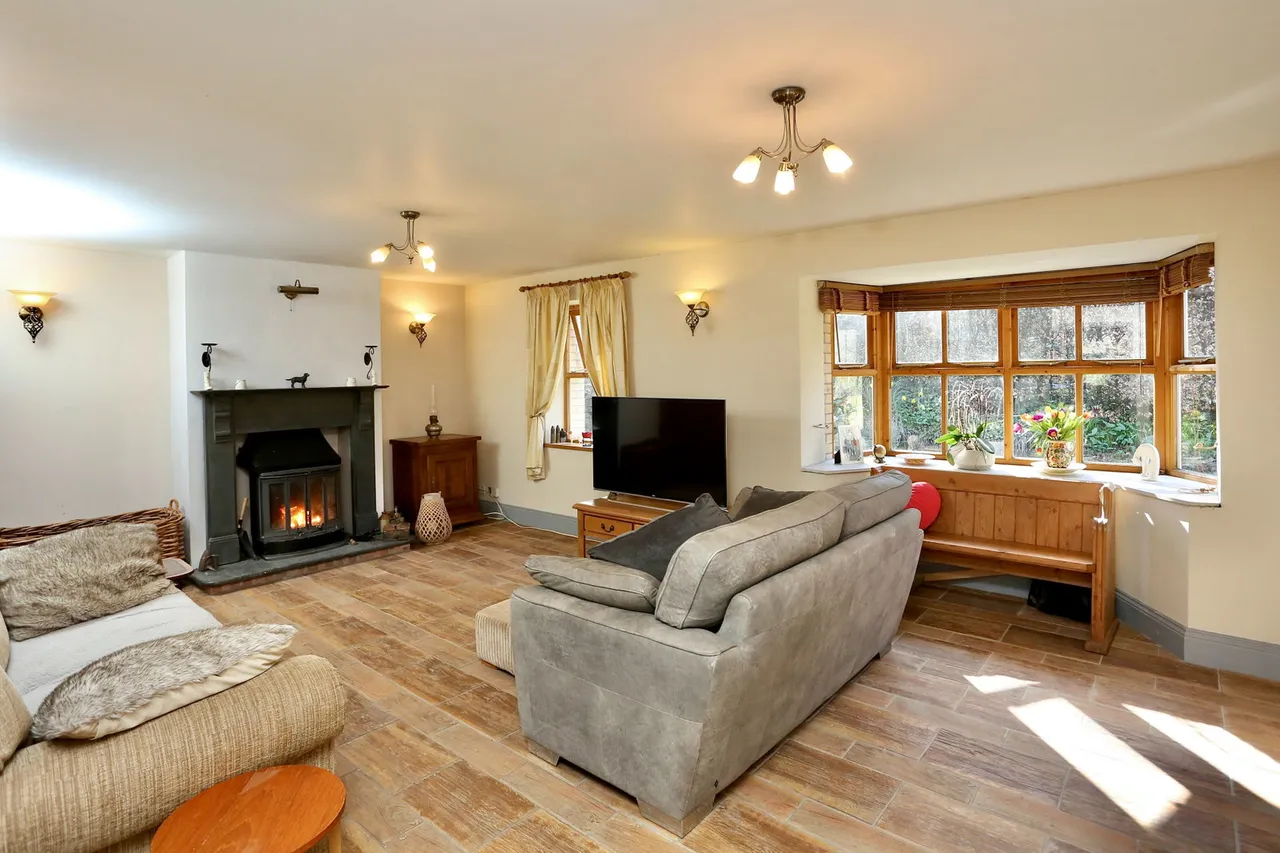 Lleaud Newydd, Lower Station Road, Clydach, Abergavenny, Monmouthshire, NP7 0LY, photo 2
