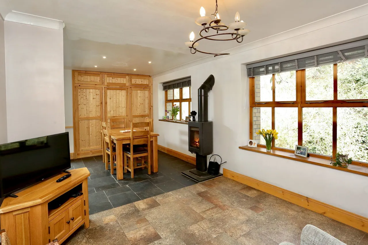 Lleaud Newydd, Lower Station Road, Clydach, Abergavenny, Monmouthshire, NP7 0LY, photo 4