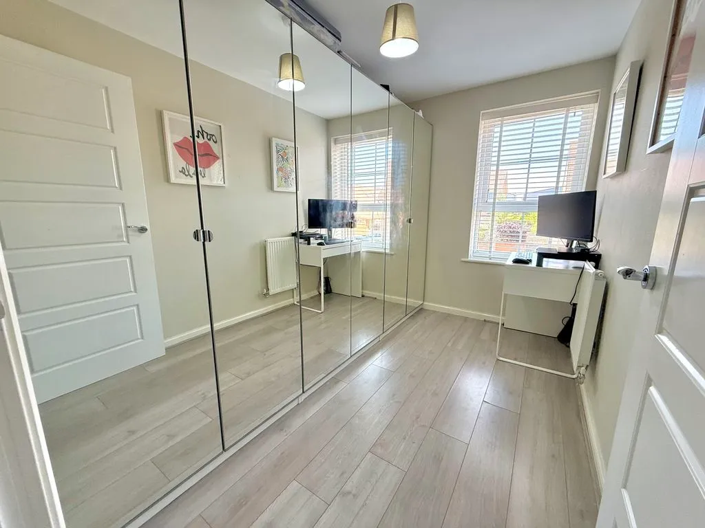 Design Drive, Dunstable LU6 1FS, photo 6