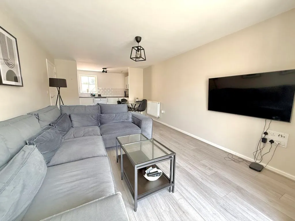 Design Drive, Dunstable LU6 1FS, photo 7