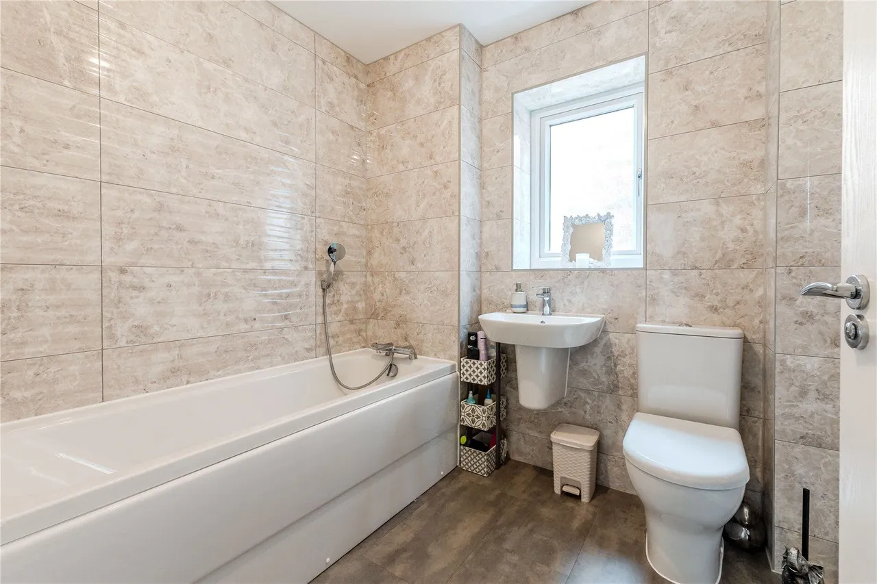 Meadow Drive, Micklefield, LS25, photo 4