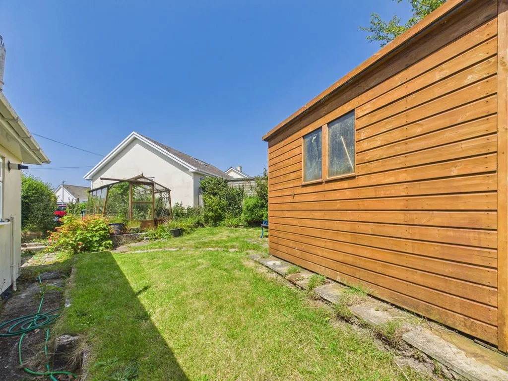 Glendale Crescent, Redruth, photo 9
