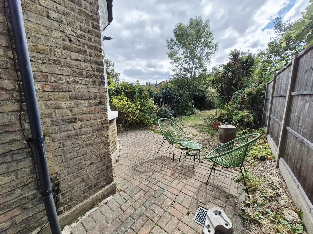 Osborne Road, London, N13, photo 22