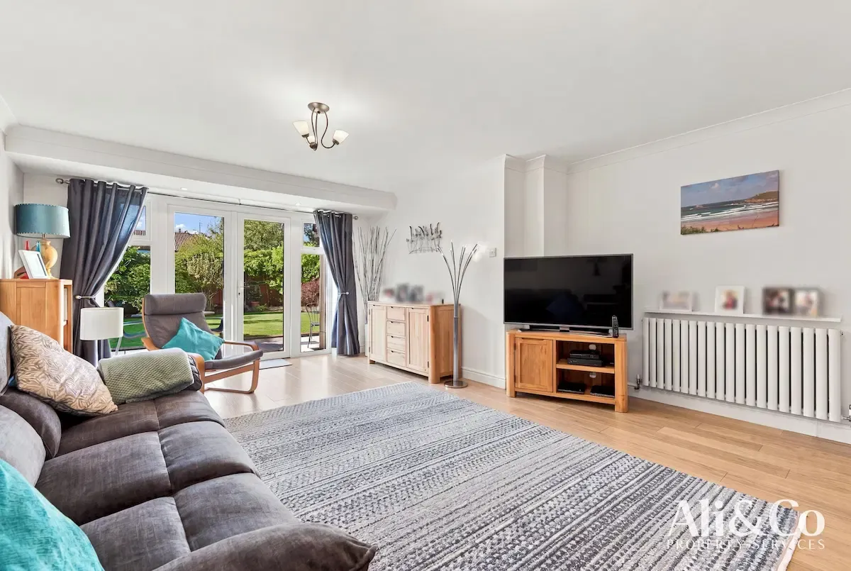Calshot Avenue, Grays, photo 9