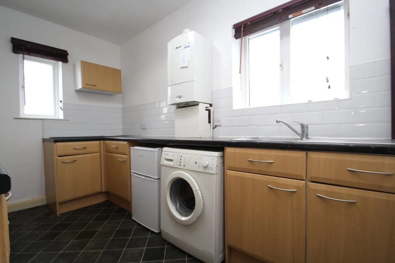 Sandringham Crescent, Leeds, LS17, photo 10